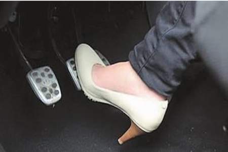 为什么说不建议女生穿高跟鞋开车